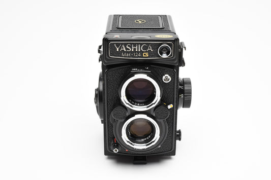 Yashica Mat 124G 120 TLR camera w/80mm f3.5 lens, +Case, Tested, Mint-