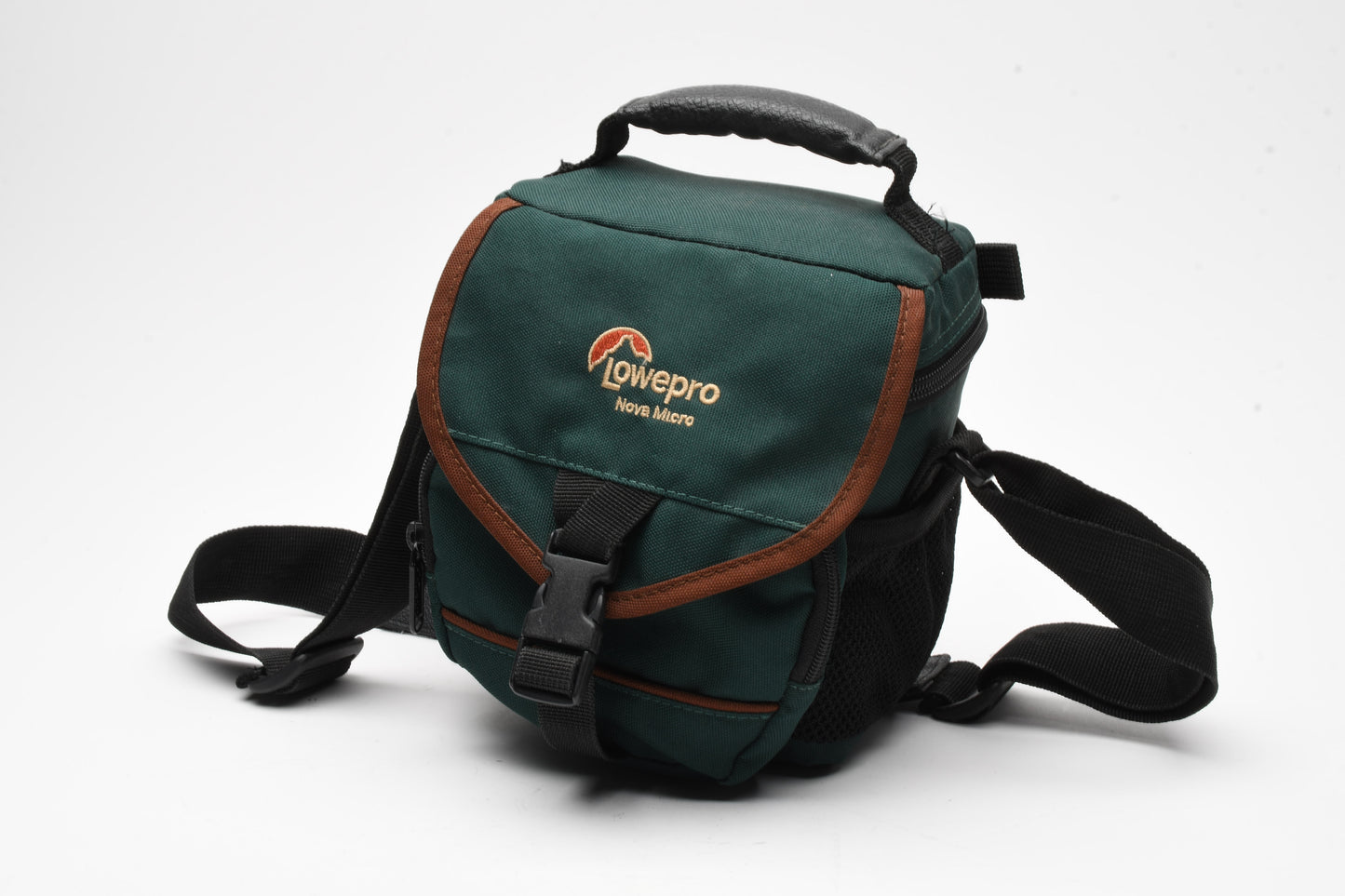 Canon Rebel 2000 35mm SLR w/Tamron 28-200mm zoom lens, strap, case, Nice!