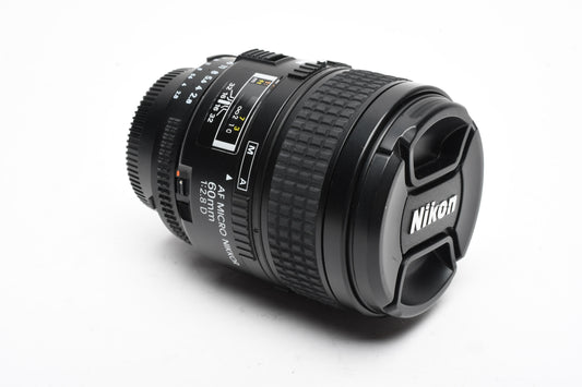 Nikon AF 60mm f2.8D Micro Nikkor lens, caps, Very sharp! Clean