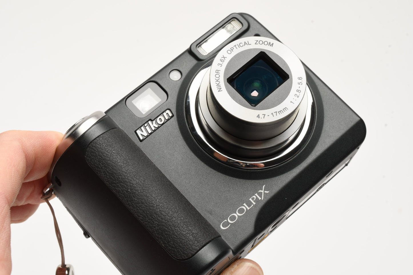 Nikon Coolpix P50 8.1MP Digital Point&Shoot, Case, 4GB SD, cables+CD, Great!