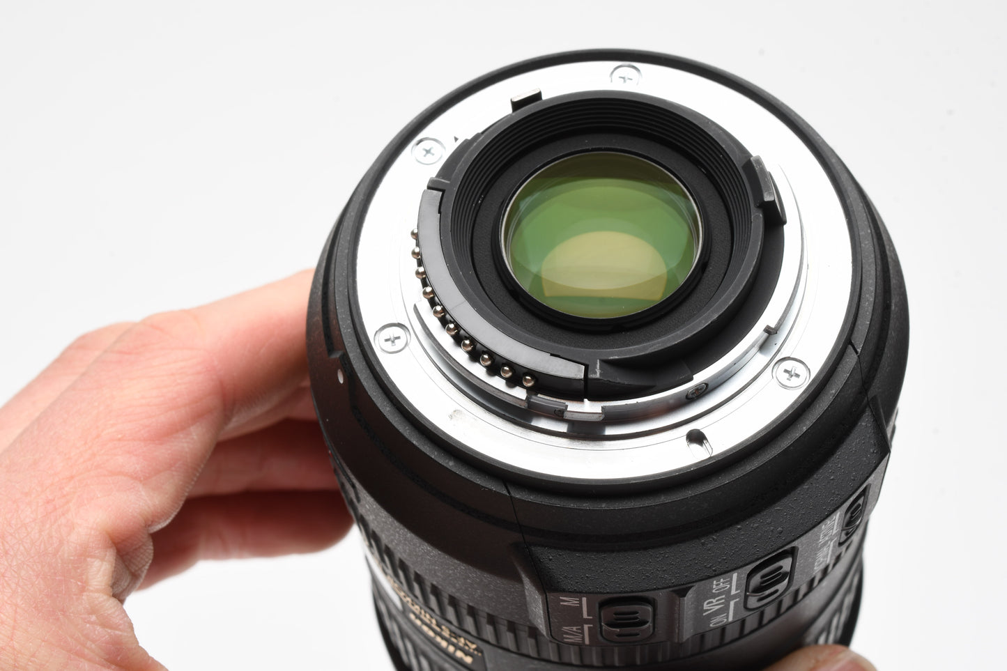 Nikon AF-S Nikkor 18-200mm F3.5-5.6G ED VR DX zoom lens, Pouch, Mint-