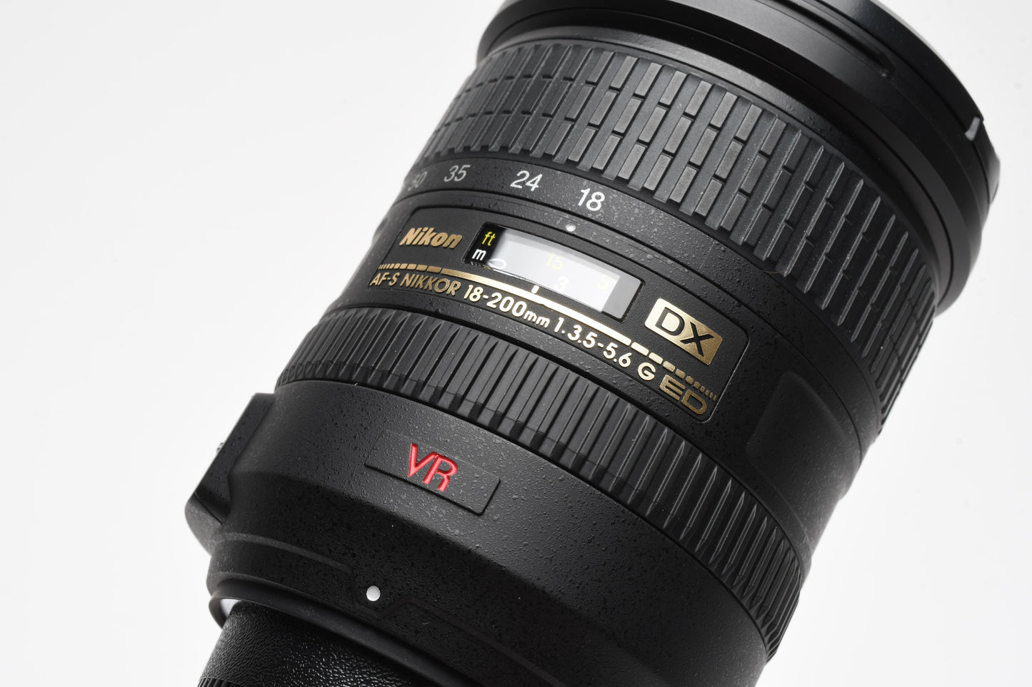 Nikon AF-S Nikkor 18-200mm F3.5-5.6G ED VR DX zoom lens, Pouch, Mint-