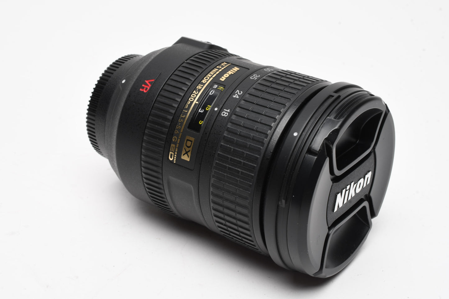 Nikon AF-S Nikkor 18-200mm F3.5-5.6G ED VR DX zoom lens, Pouch, Mint-