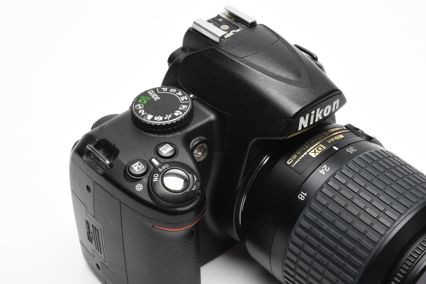Nikon D3000 DSLR w/Nikkor AFS 18-55mm f3.5-5.6G Lens, Batt, Charger, 25K Acts