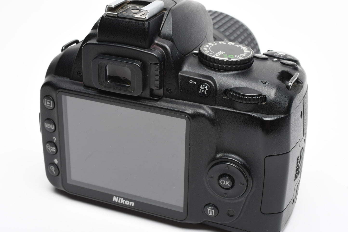 Nikon D3000 DSLR w/Nikkor AFS 18-55mm f3.5-5.6G Lens, Batt, Charger, 25K Acts
