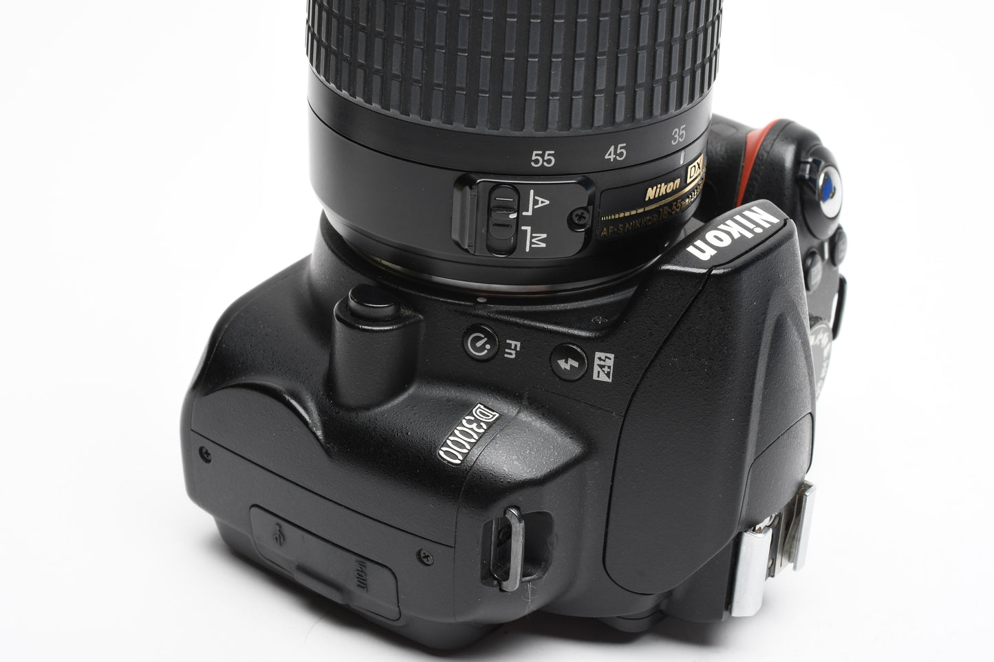 Nikon D3000 DSLR w/Nikkor AFS 18-55mm f3.5-5.6G Lens, Batt, Charger, 25K Acts
