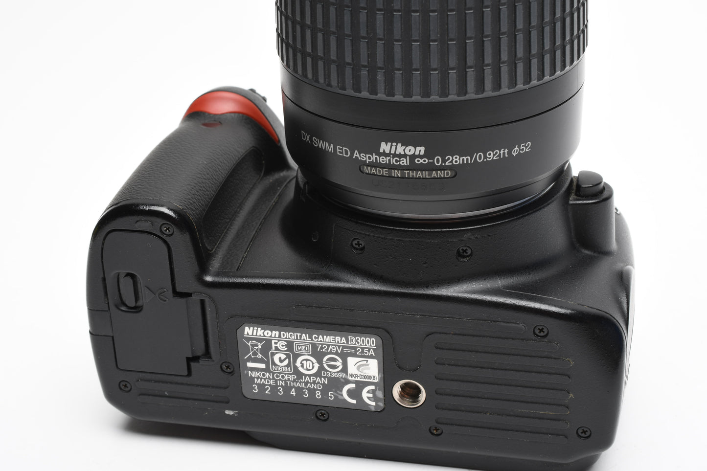 Nikon D3000 DSLR w/Nikkor AFS 18-55mm f3.5-5.6G Lens, Batt, Charger, 25K Acts