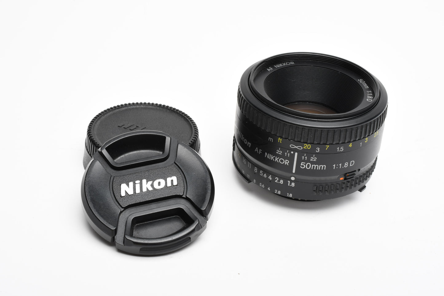 Nikon AF Nikkor 50mm f1.8D prime lens, very clean, nice prime lens w/caps