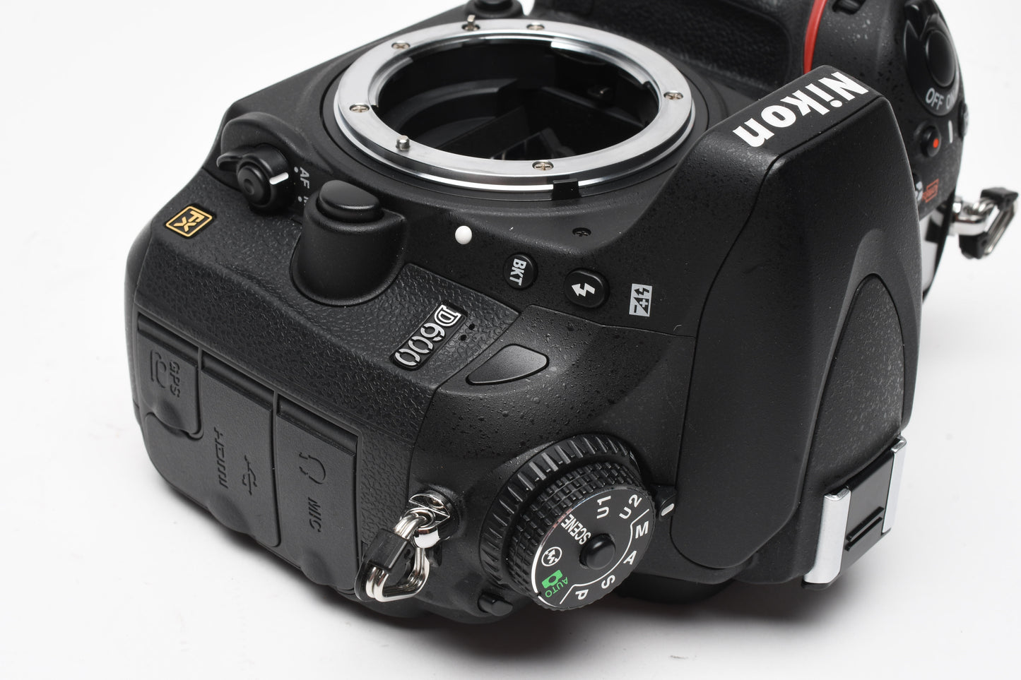 Nikon D600 DSLR Body w/Batt, charger, Only 7102 Acts, Mint- USA