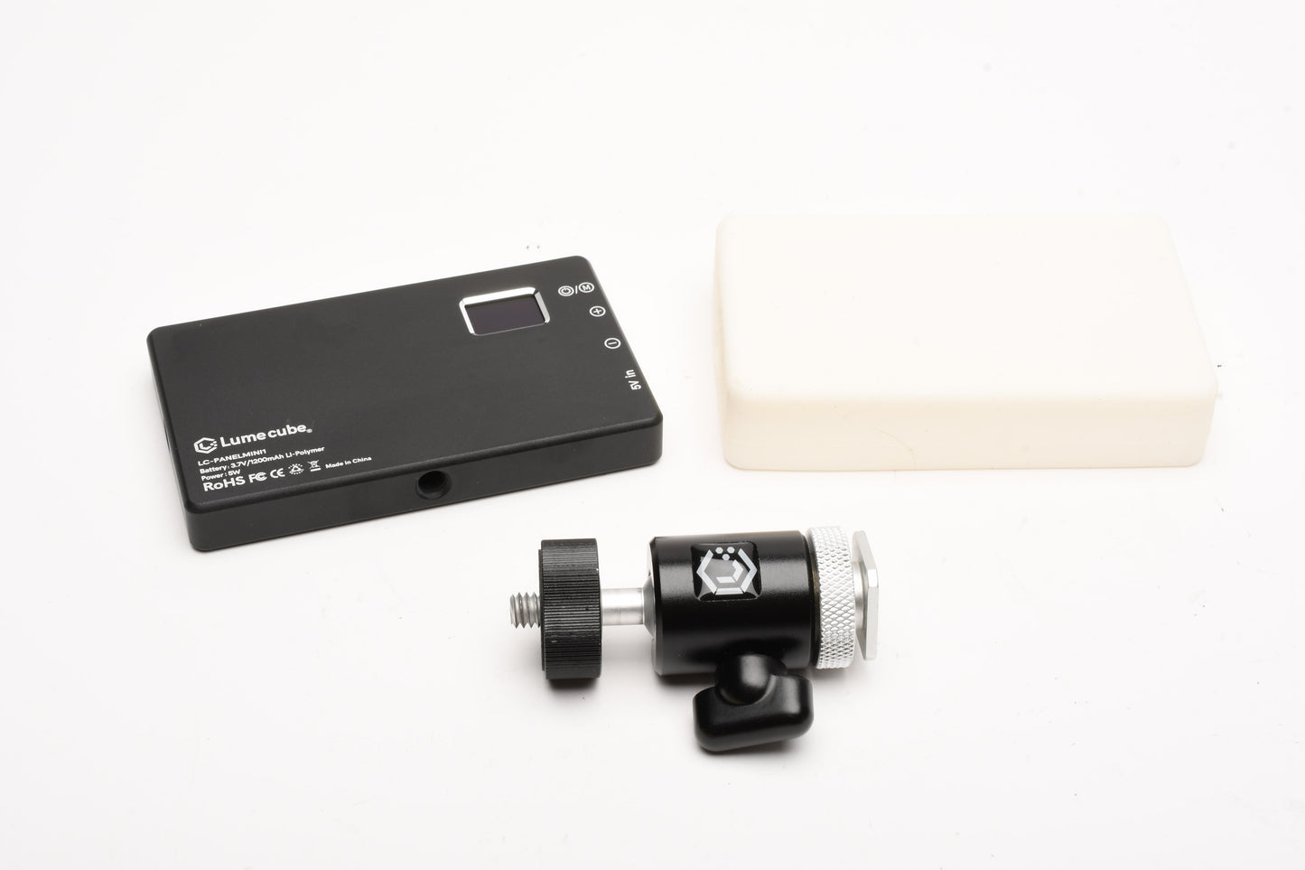 Lumecube LCPanelmini1 video light w/Ball head, Diffuser, Great, Tested