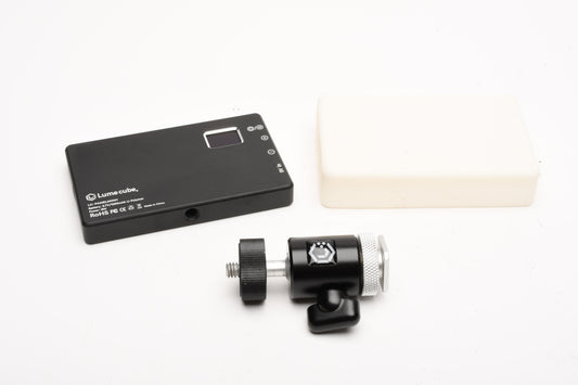 Lumecube LCPanelmini1 video light w/Ball head, Diffuser, Great, Tested