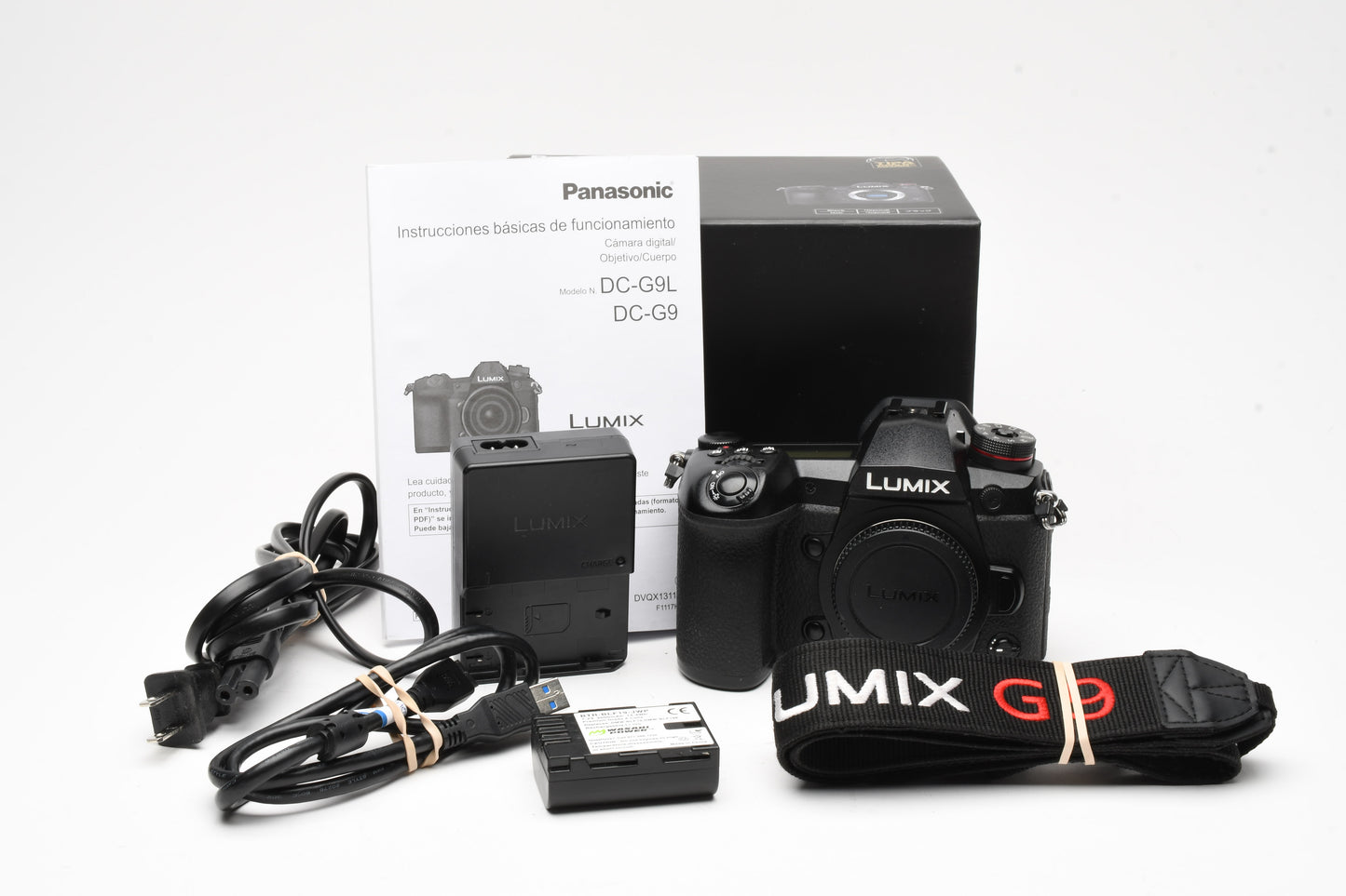 Panasonic Lumix DC-G9 Body, batt, charger, strap, 13K Acts, Boxed