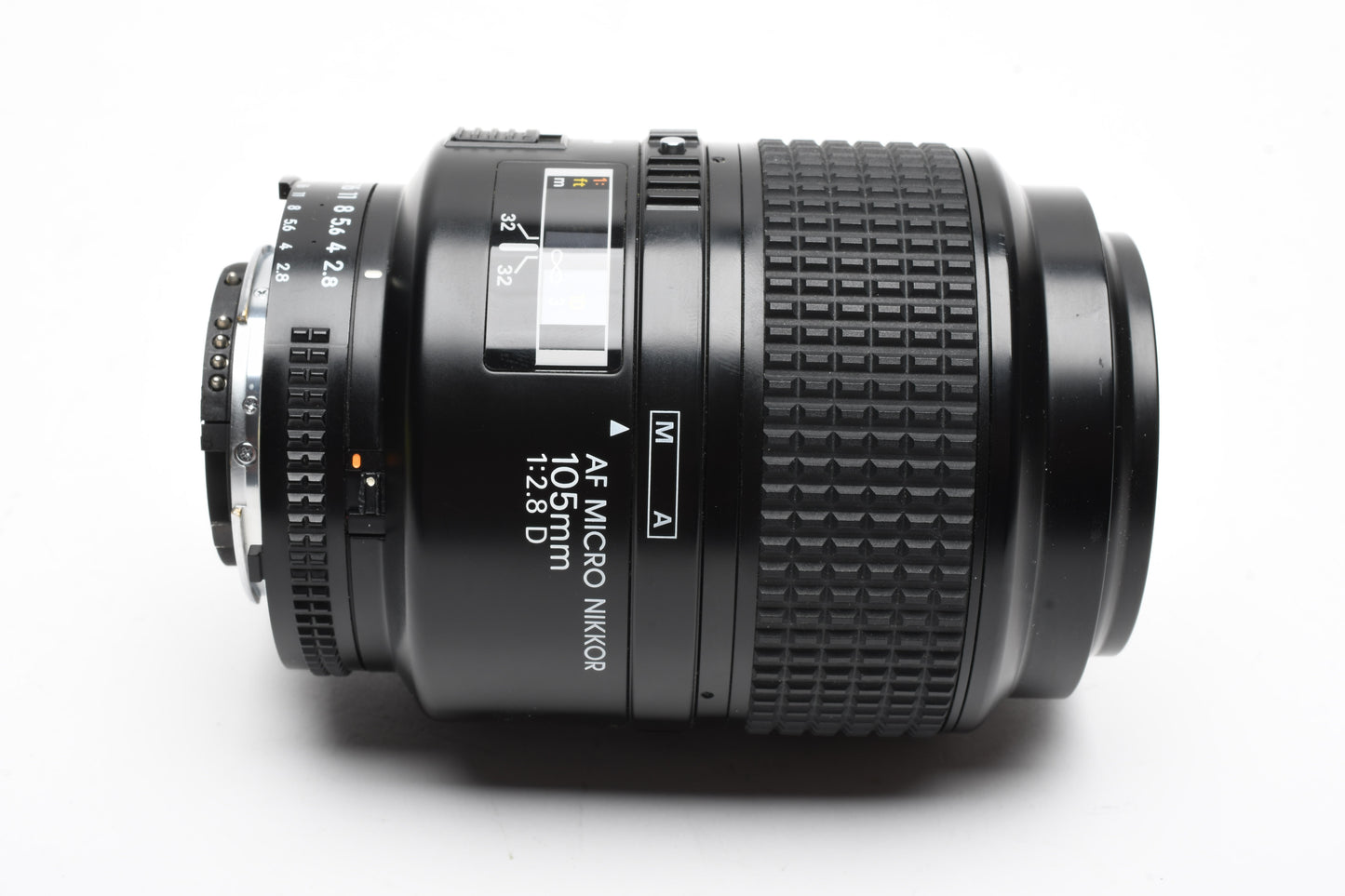 Nikon AF Micro Nikkor 105mm F2.8D lens, clean and sharp! w/Caps