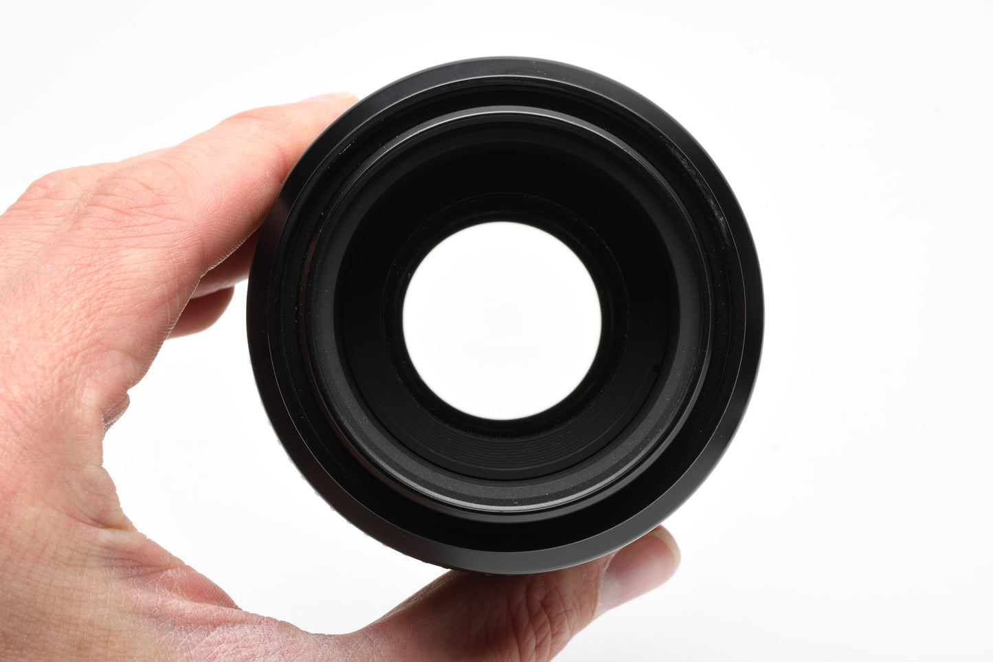 Nikon AF Micro Nikkor 105mm F2.8D lens, clean and sharp! w/Caps