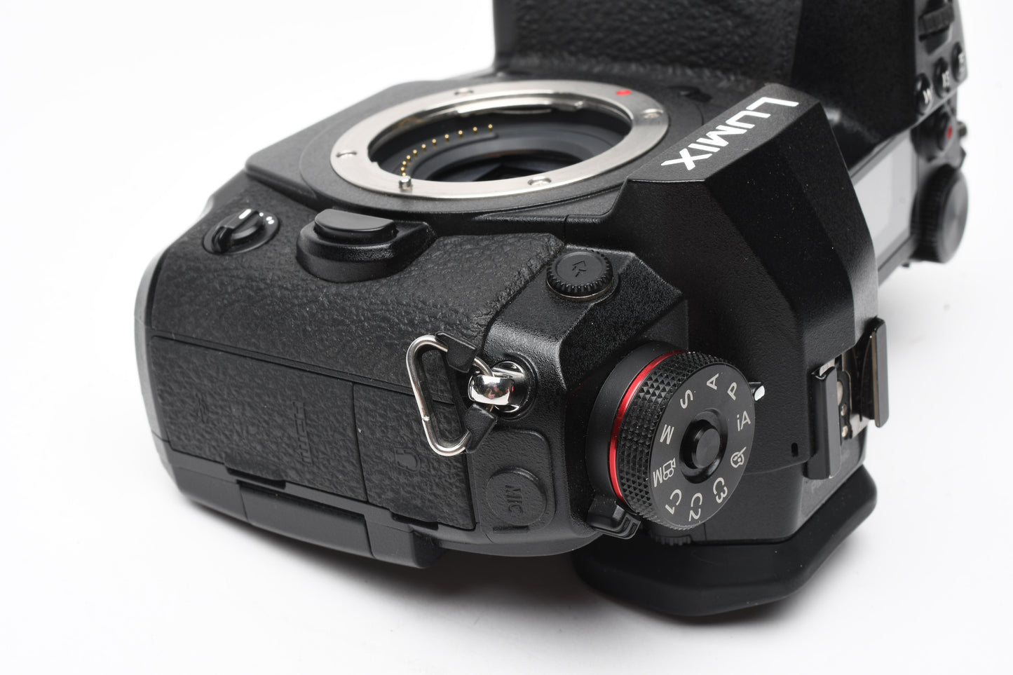 Panasonic Lumix DC-G9 Body, batt, charger, strap, 13K Acts, Boxed