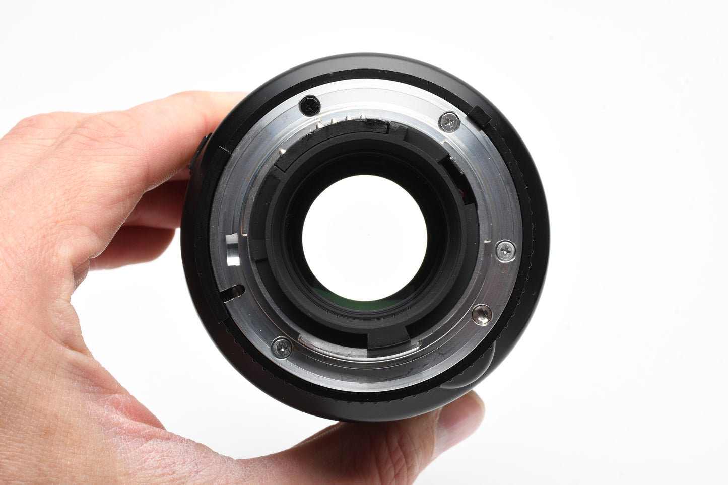 Nikon AF Micro Nikkor 105mm F2.8D lens, clean and sharp! w/Caps