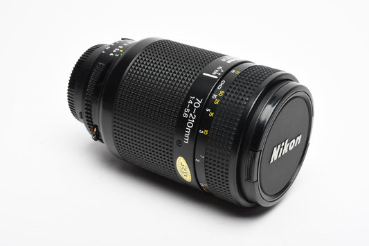 Nikon AF 70-210mm F4-5.6 zoom, caps, Smooth, Mint-