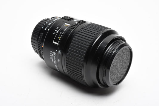 Nikon AF Micro Nikkor 105mm F2.8D lens, clean and sharp! w/Caps