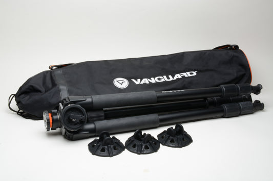 Vanguard Auctus 323AT tripod legs only w/Padded case, Nice quality!