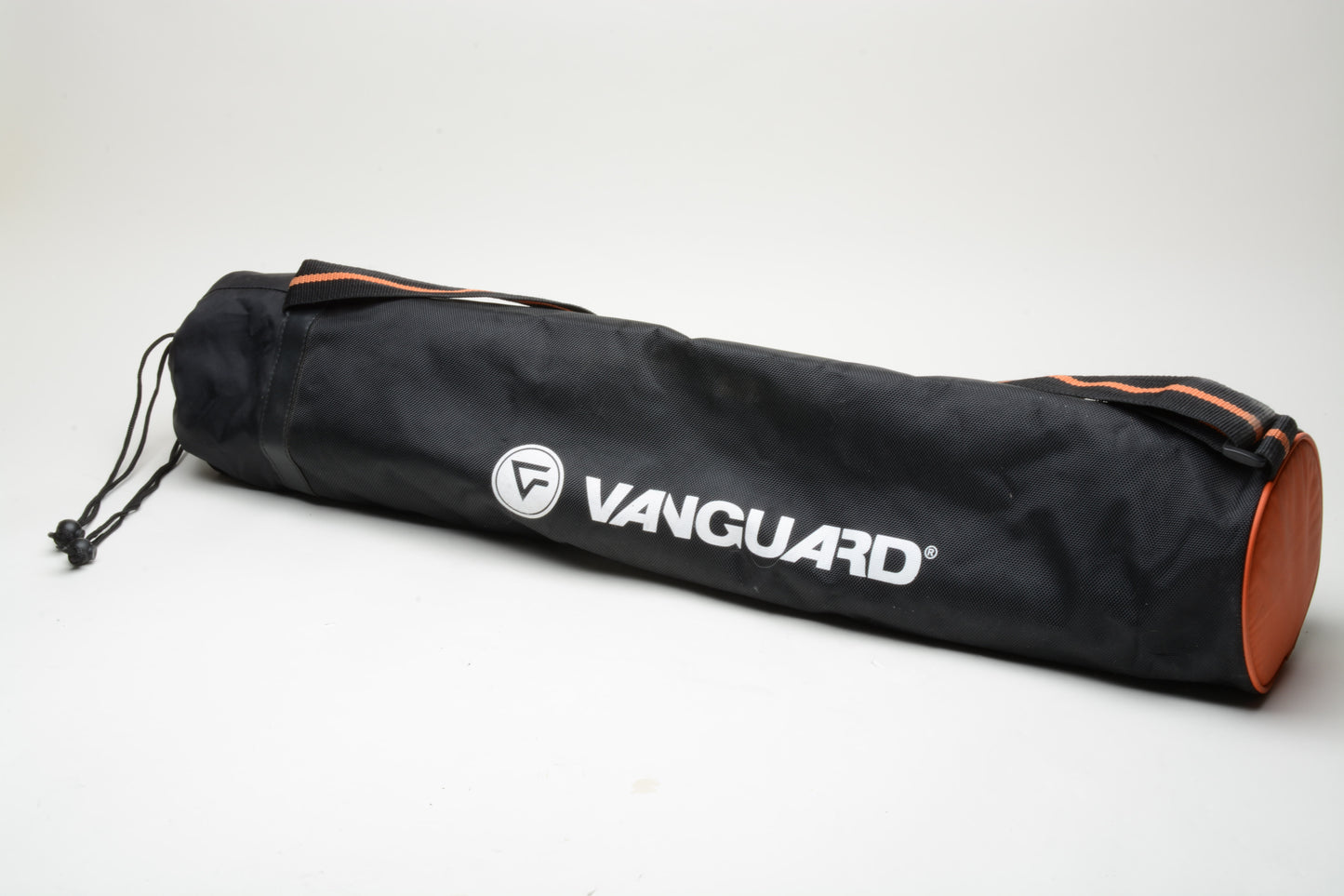 Vanguard Auctus 323AT tripod legs only w/Padded case, Nice quality!