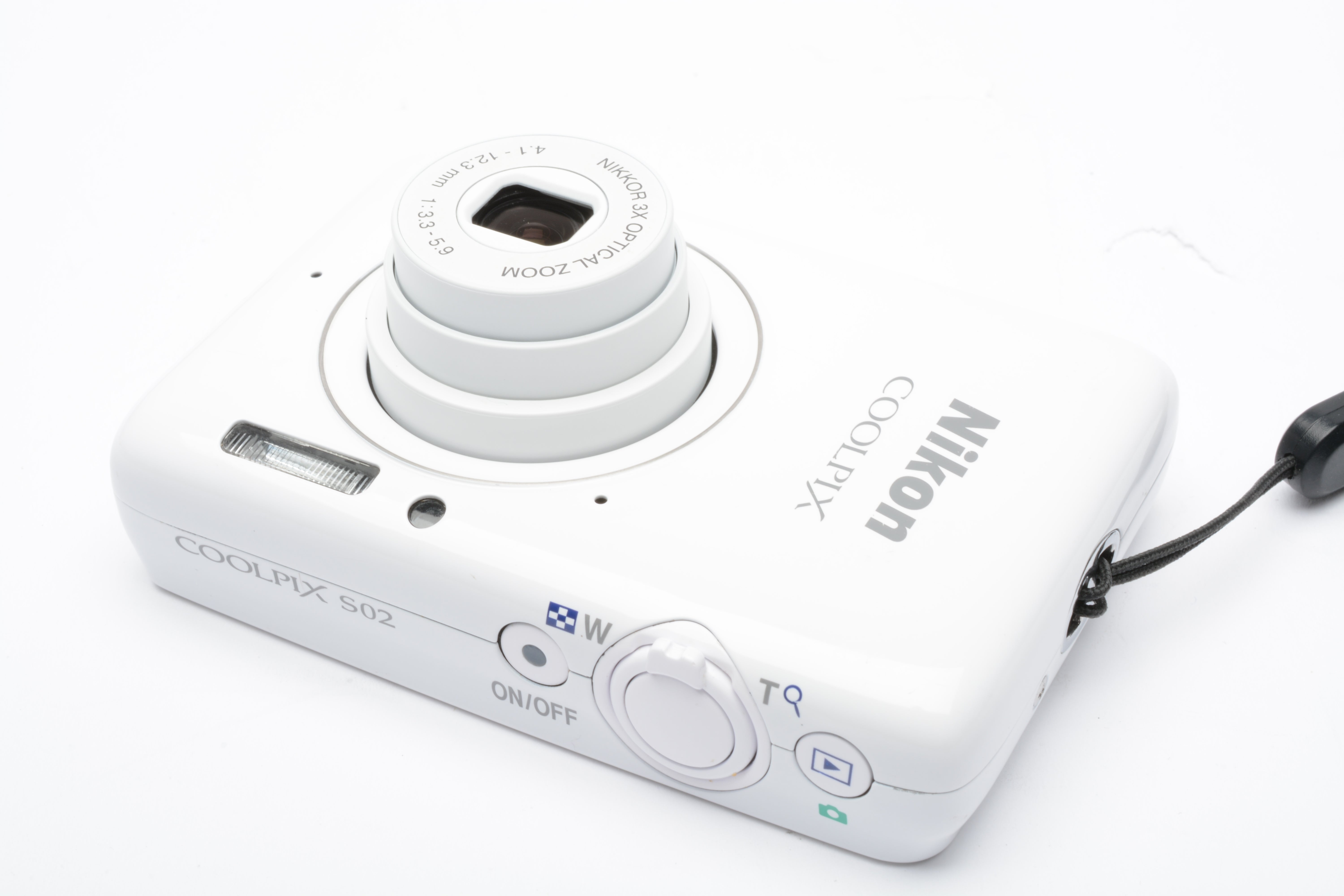 Nikon Coolpix S02 white digital Point&Shoot camera, very clean