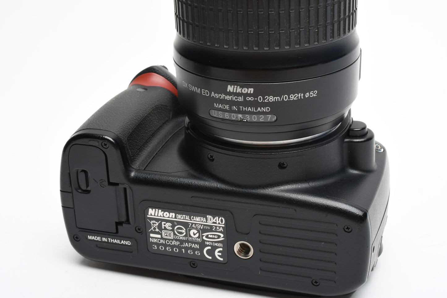 Nikon D40 DSLR body w/Nikkor 18-55mm f3.5-5.6G ED II, Batt+Charger, 12K Acts