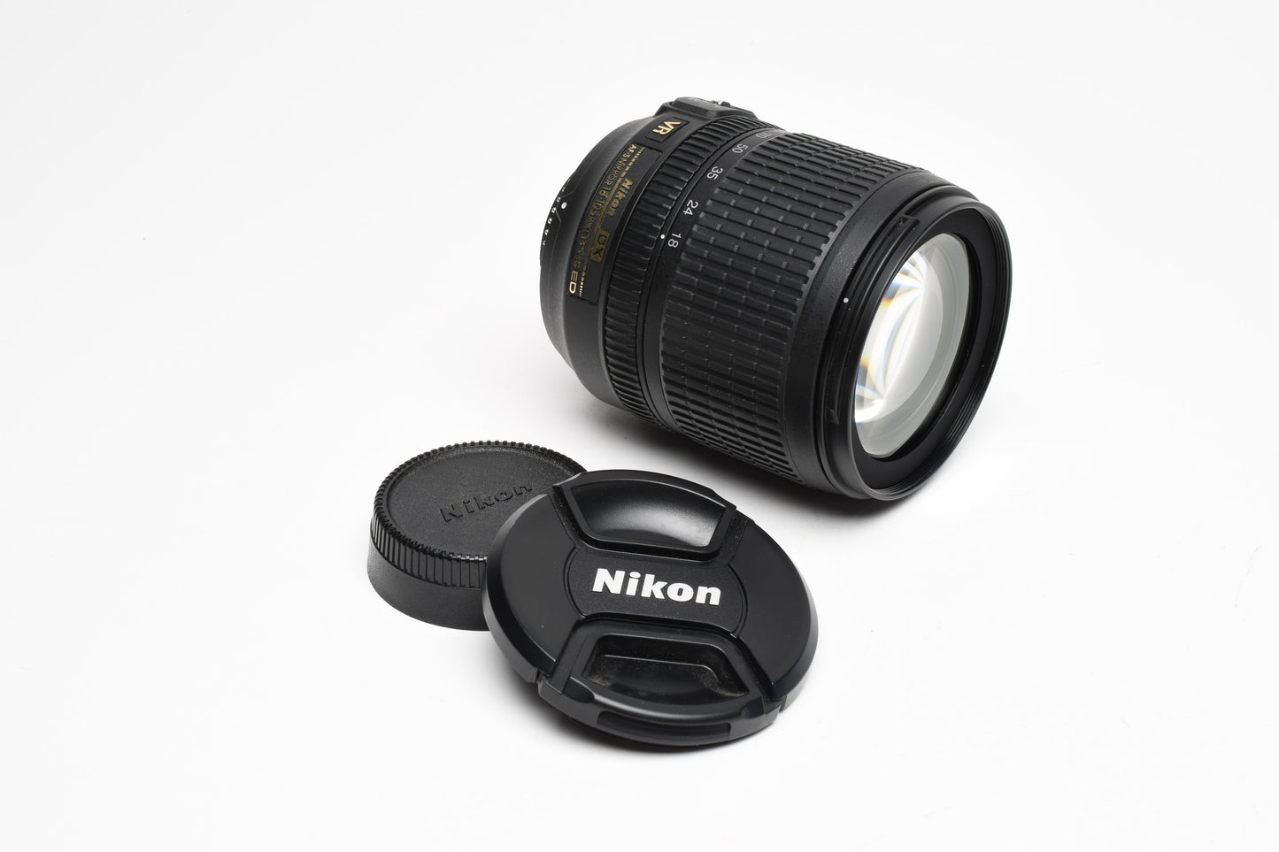 Nikon AF-S 18-105mm f3.5-5.6G ED DX VR zoom lens, caps, Mint-