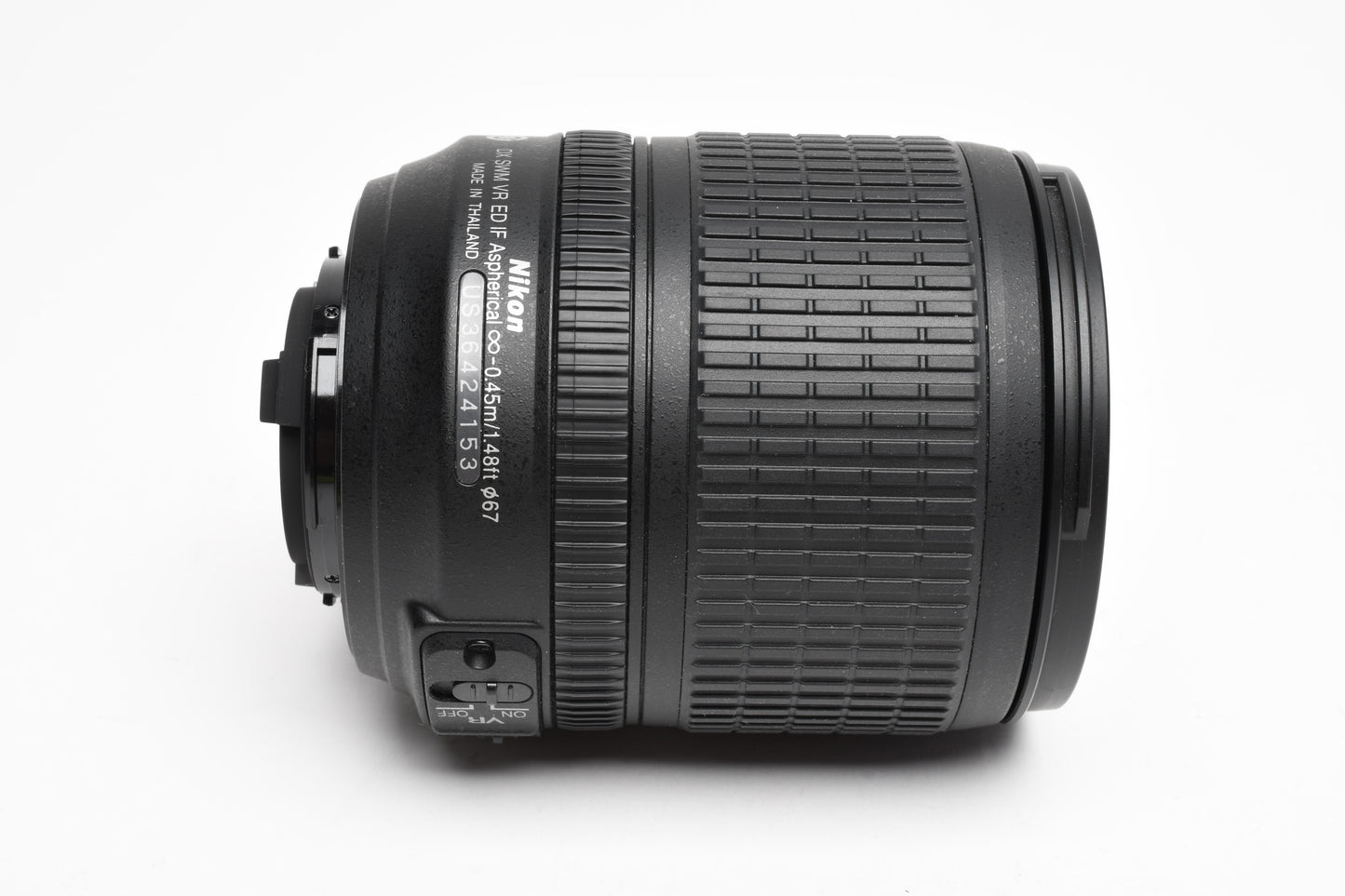 Nikon AF-S 18-105mm f3.5-5.6G ED DX VR zoom lens, caps, Mint-