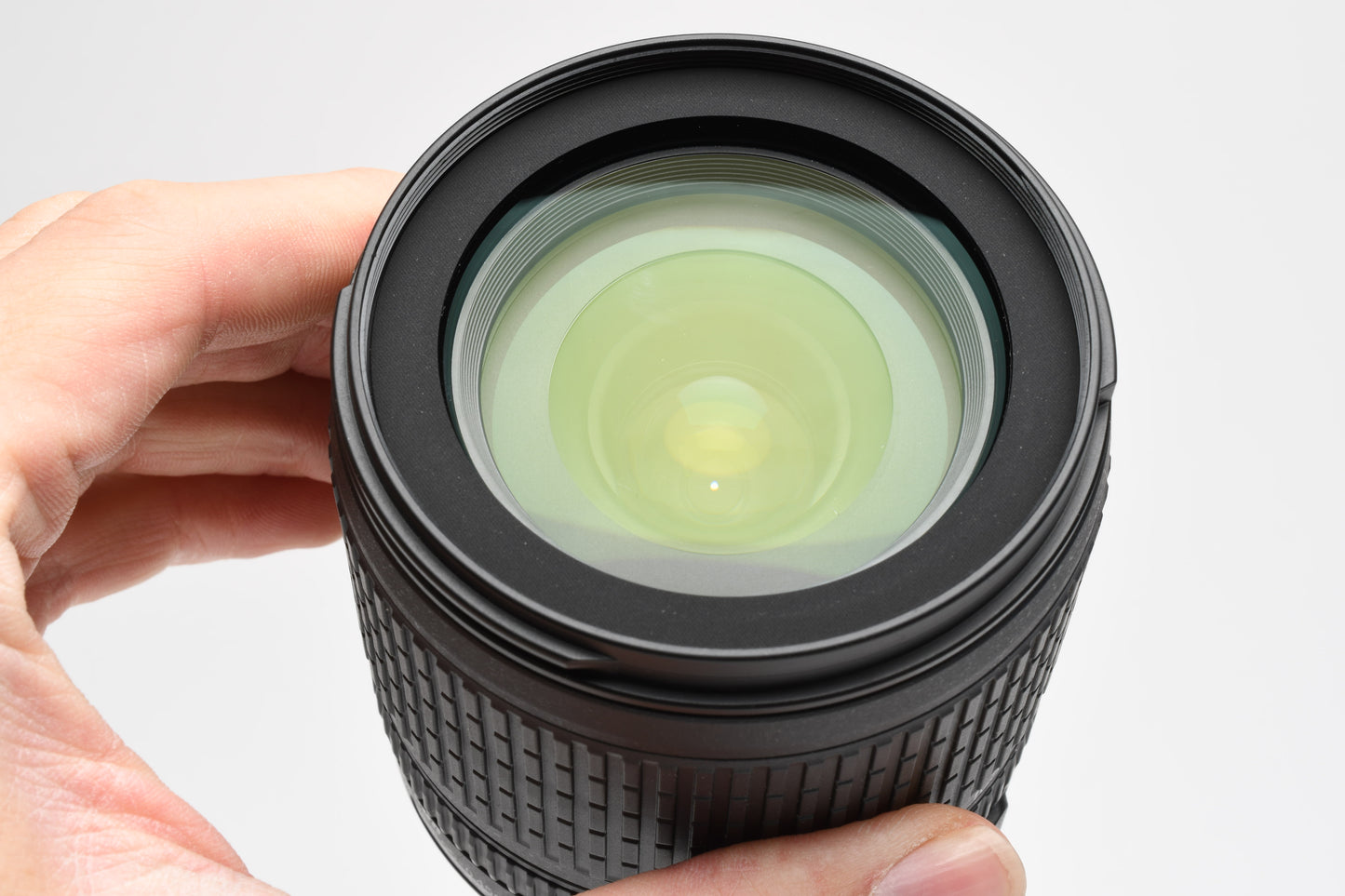 Nikon AF-S 18-105mm f3.5-5.6G ED DX VR zoom lens, caps, Mint-