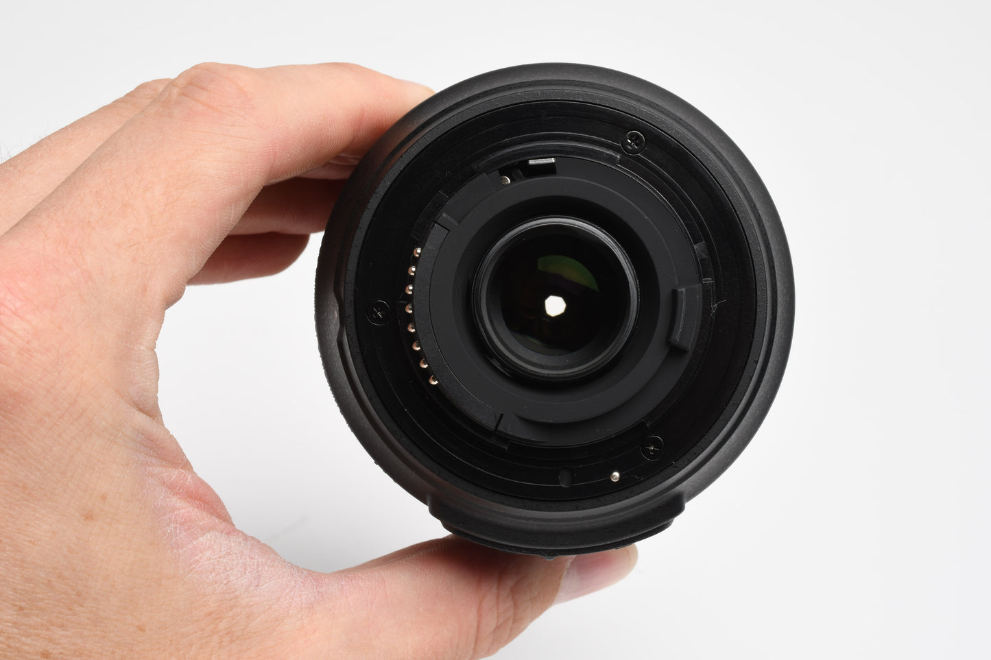 Nikon AF-S 18-105mm f3.5-5.6G ED DX VR zoom lens, caps, Mint-