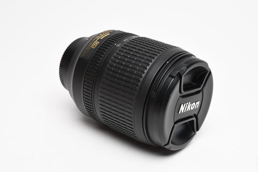 Nikon AF-S 18-105mm f3.5-5.6G ED DX VR zoom lens, caps, Mint-