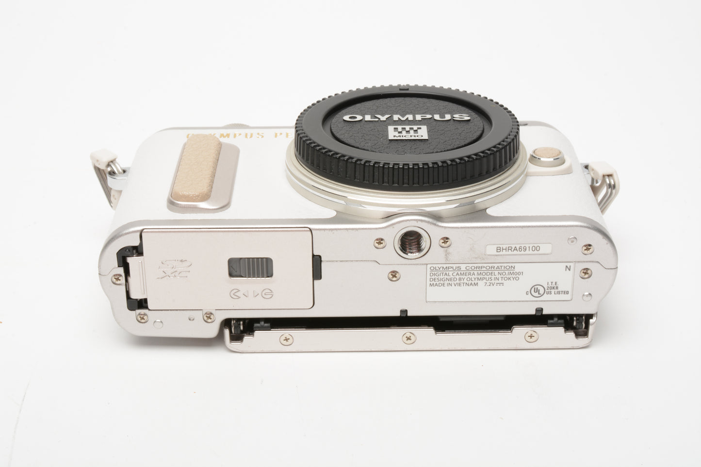 Olympus PEN E-PL8 White Digital Camera 579 Acts! Very clean