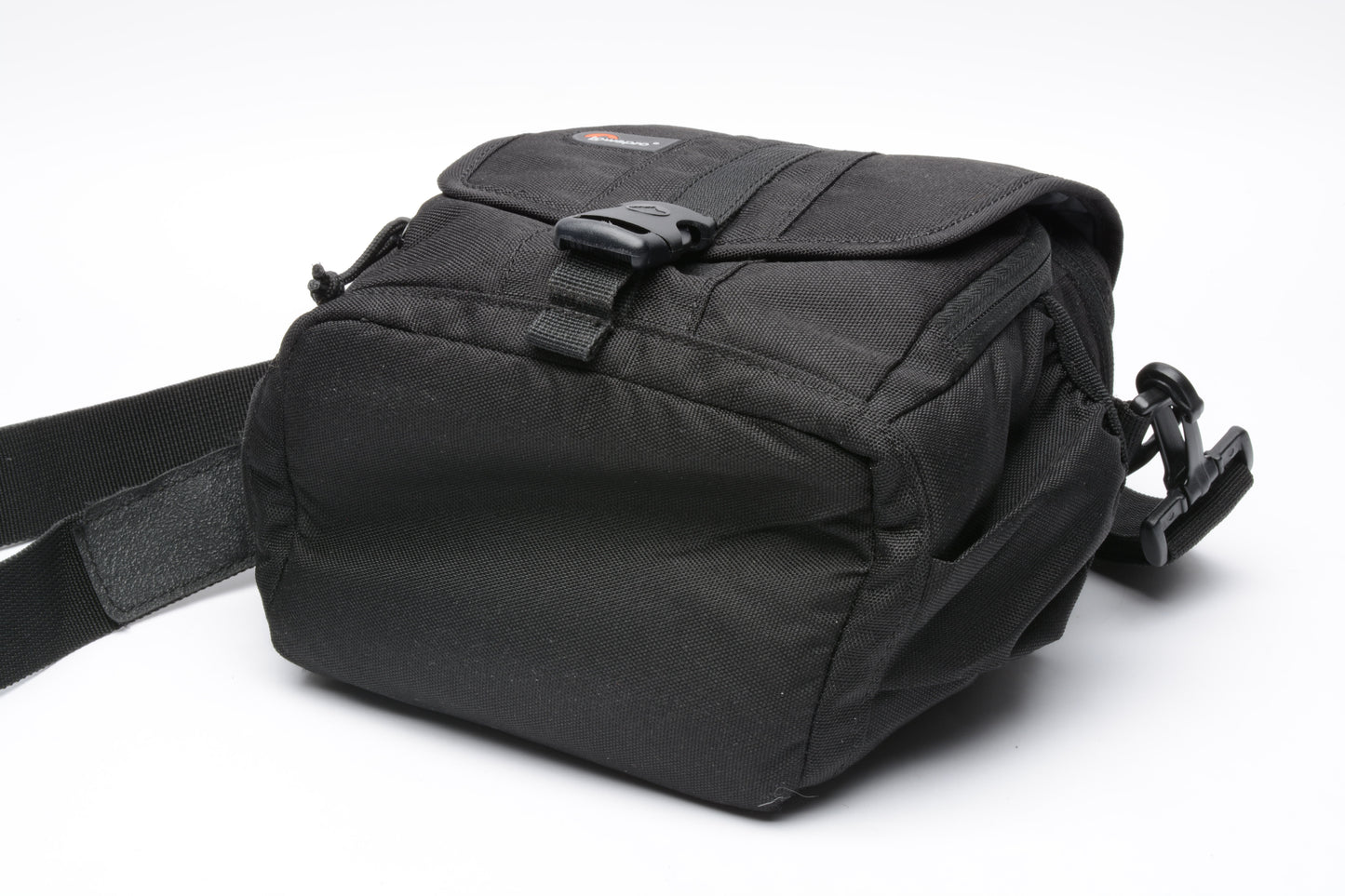 Lowepro Adventura 140 camera case shoulder bag, very clean