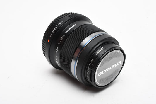 Olympus M. Zuiko Digital 45mm f1.8 MSC Micro 4/3 lens, Mint- (Black) +UV