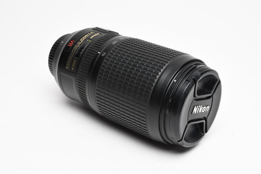 Nikon AF-S Nikkor 70-300mm f4.5-5.6G ED VR zoom, Nice!