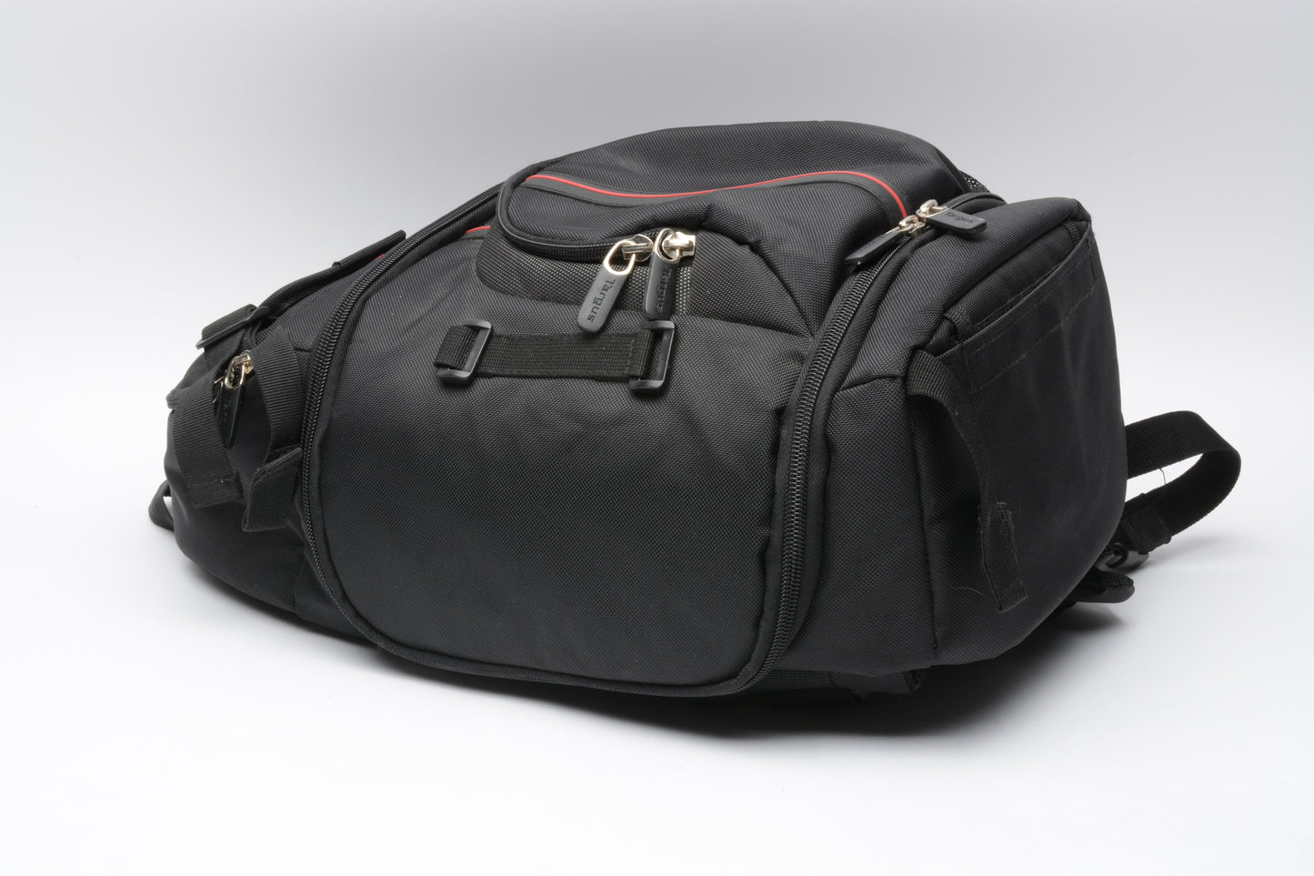 Targus sling pack for camera gear, nice, clean, versatile