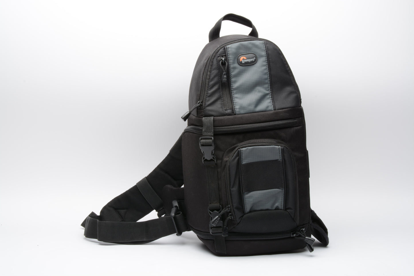 Lowepro SlingShot 102 AW sling pack, nice, clean