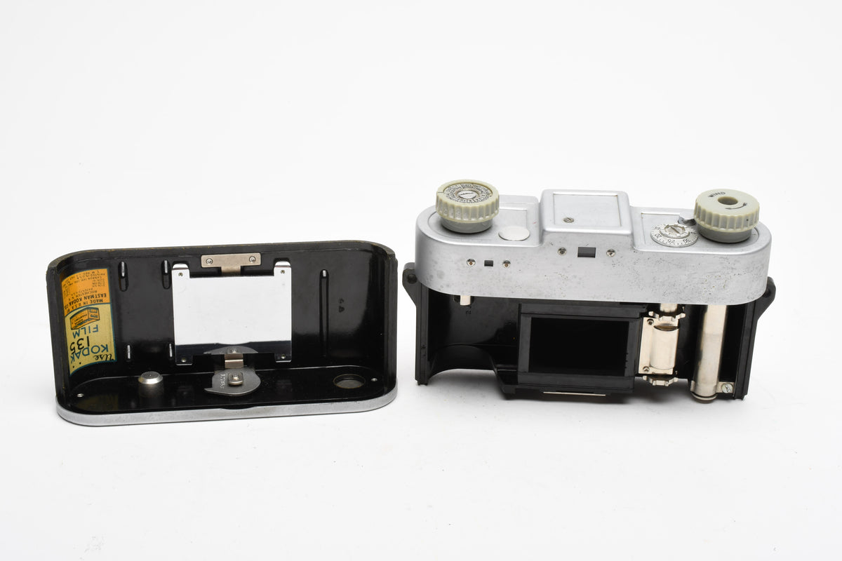 Kodak 35 Rangefinder Camera w/Anastigmat Special 50mm f/3.5 lens, Display