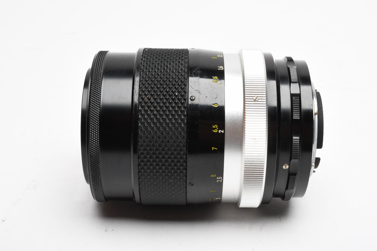 Nikon Nikkor-Q 135mm f2.8 Non-Ai lens, Sharp! w/Caps