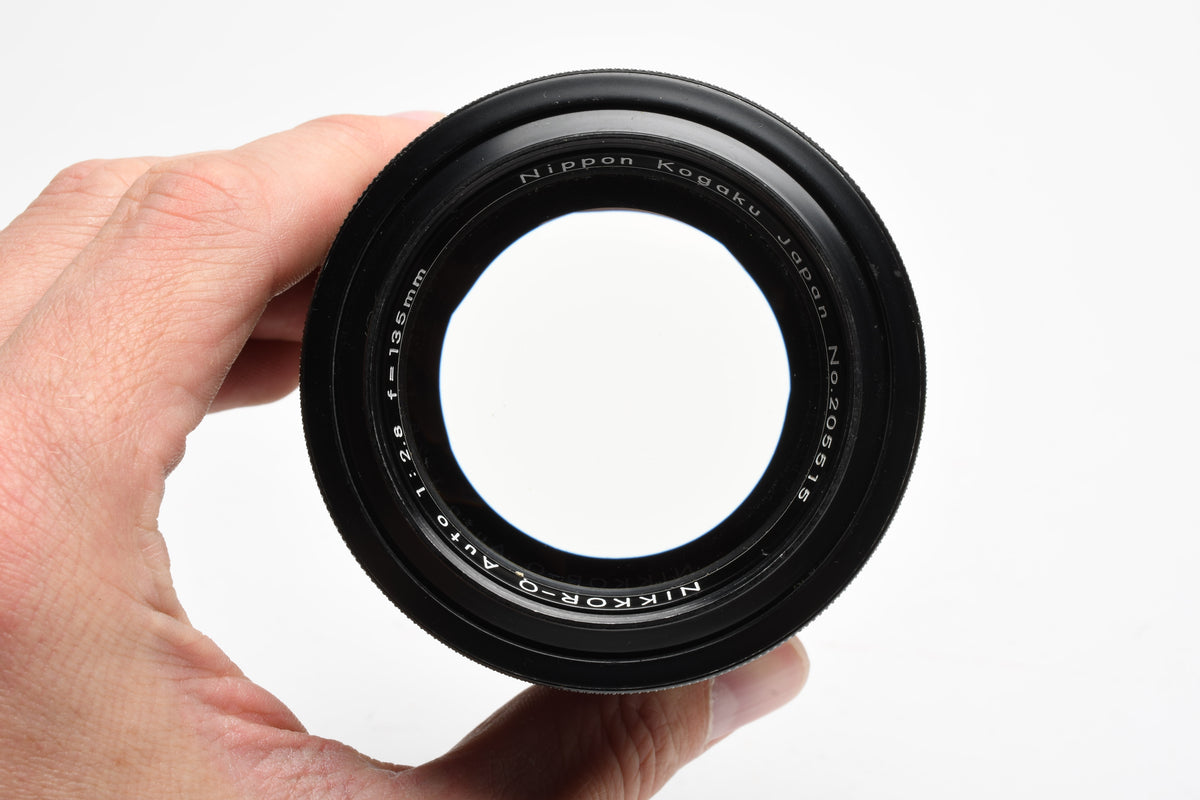 Nikon Nikkor-Q 135mm f2.8 Non-Ai lens, Sharp! w/Caps