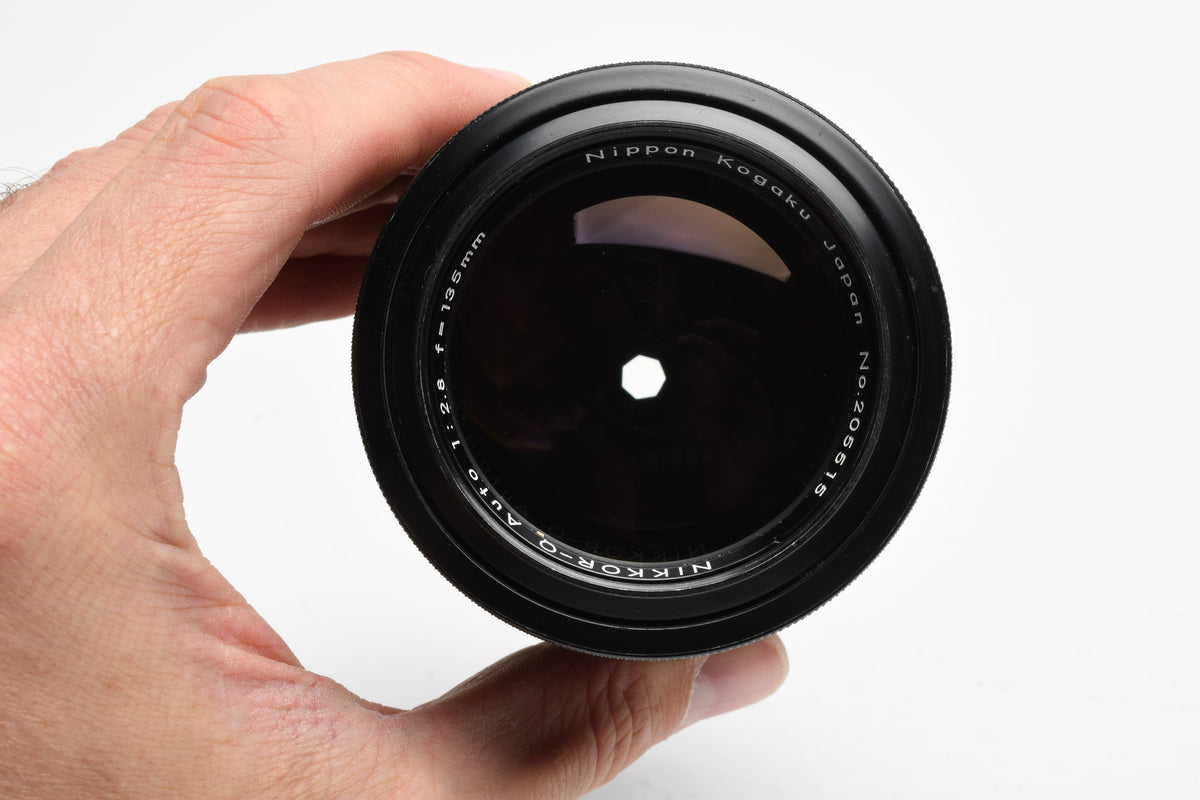 Nikon Nikkor-Q 135mm f2.8 Non-Ai lens, Sharp! w/Caps