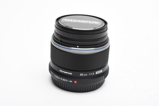 Olympus M. Zuiko Digital 25mm f1.8 Micro 4/3, Caps, UV, Mint-