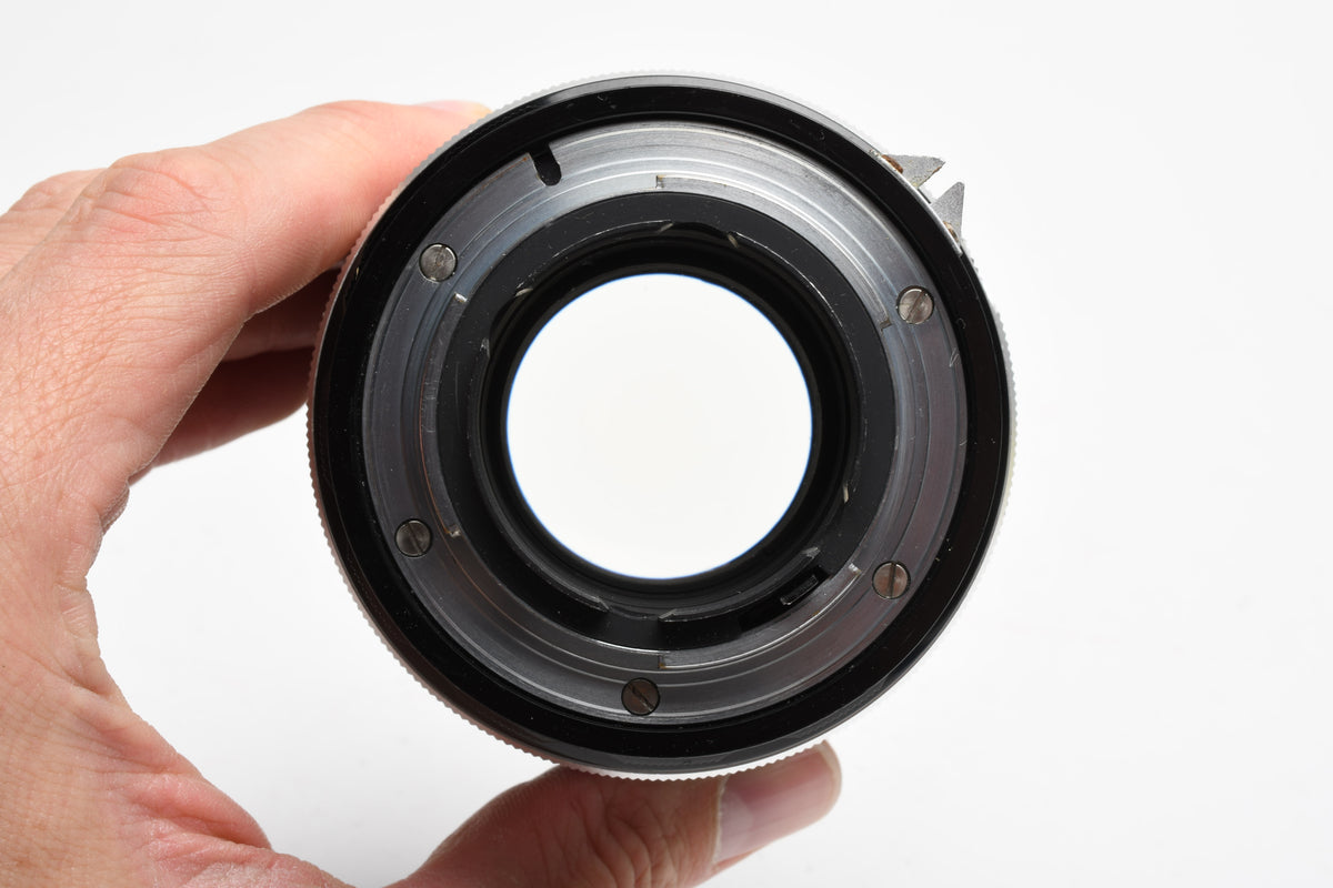 Nikon Nikkor-Q 135mm f2.8 Non-Ai lens, Sharp! w/Caps
