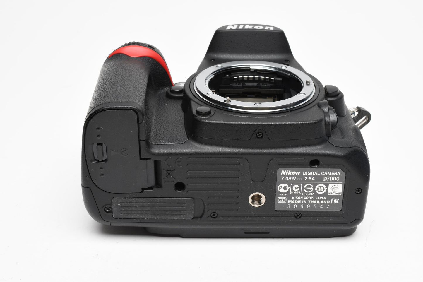 Nikon D7000 16.2MP DSLR, batt, charger, Only 125 Acts! Very clean, Minimal use
