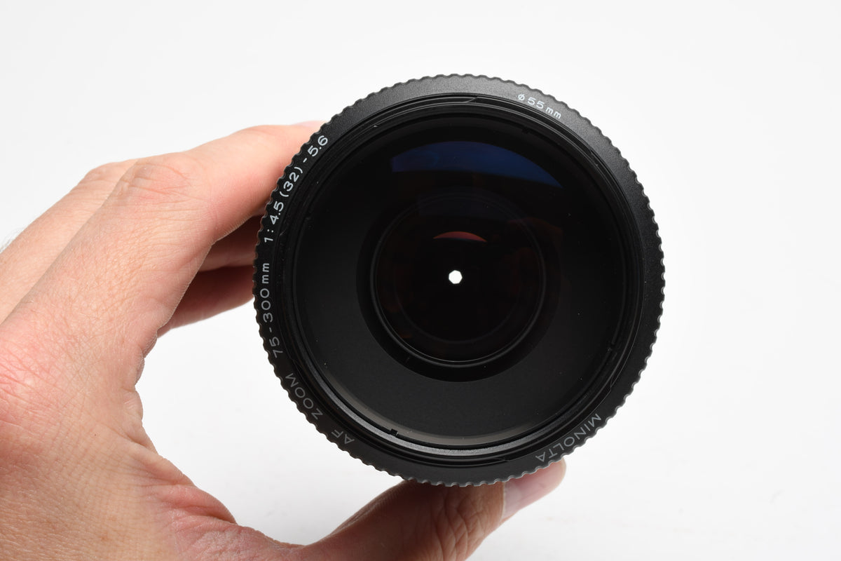 Minolta Maxxum AF 75-300mm F4.5-5.6 Macro Zoom Lens, caps, Good!