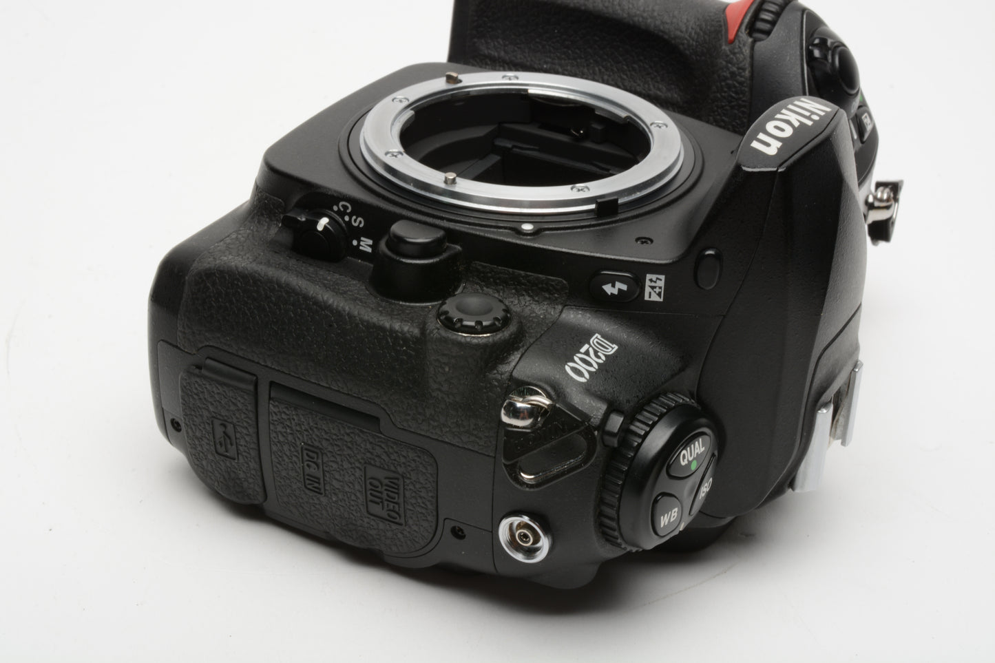 Nikon D200 10.2MP Digital SLR Camera Body, 2batts, charger, 9417 Acts, Tested