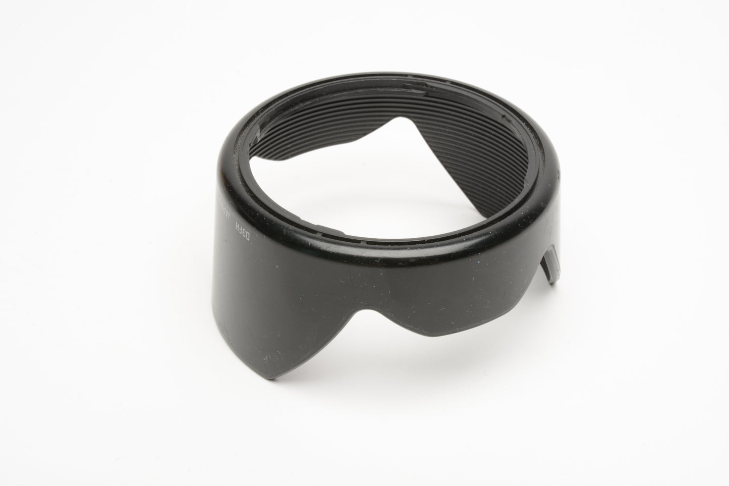 Tamron D3FH Lens Hood for 28-105mm f4-5.6 AF 62mm, Clean