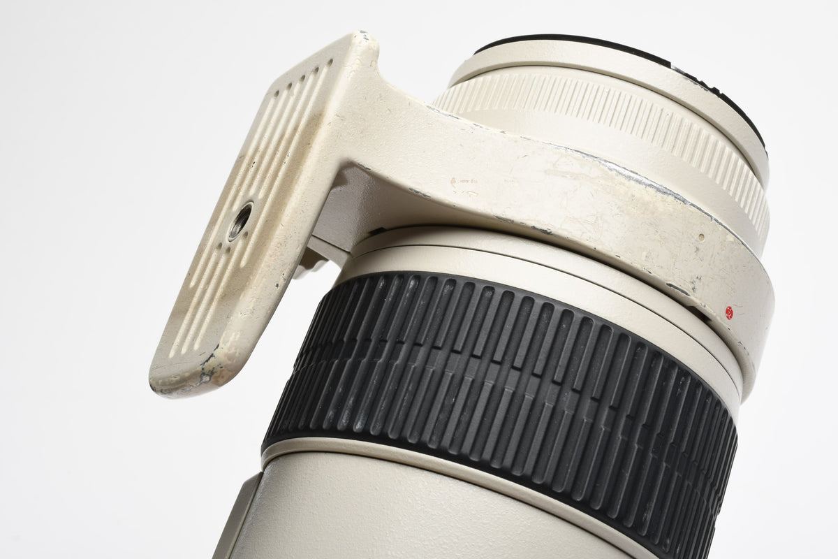 Canon EF 70-200mm f2.8L IS USM Tele zoom lens, caps, hood, collar, UV, Great!