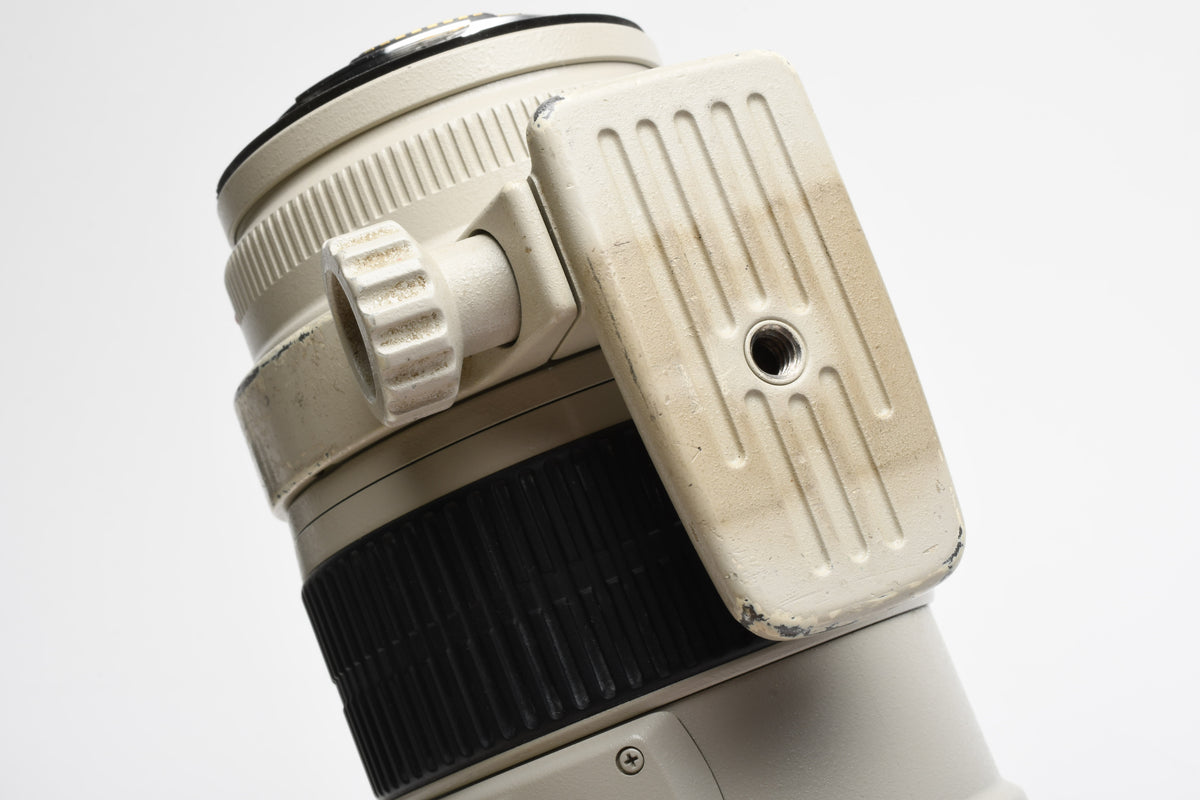 Canon EF 70-200mm f2.8L IS USM Tele zoom lens, caps, hood, collar, UV, Great!