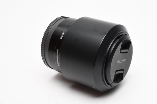 Sony 50mm f1.8 FE SEL50F18F Prime lens, Hood, Box, Clean